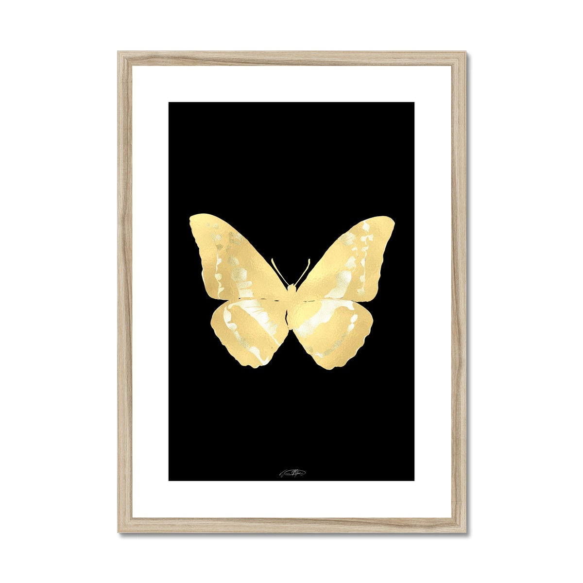 © les muses / Psyches is a collection of butterfly art prints featuring original illustrations of butterflies in an array with aura, gradient and glitter colors. The collection was inspired from the formal greek word psyche, thought to be the soul of the dead, and is comprised of over a hundred dreamy danish pastel butterfly posters, with silver and gold foil options. 