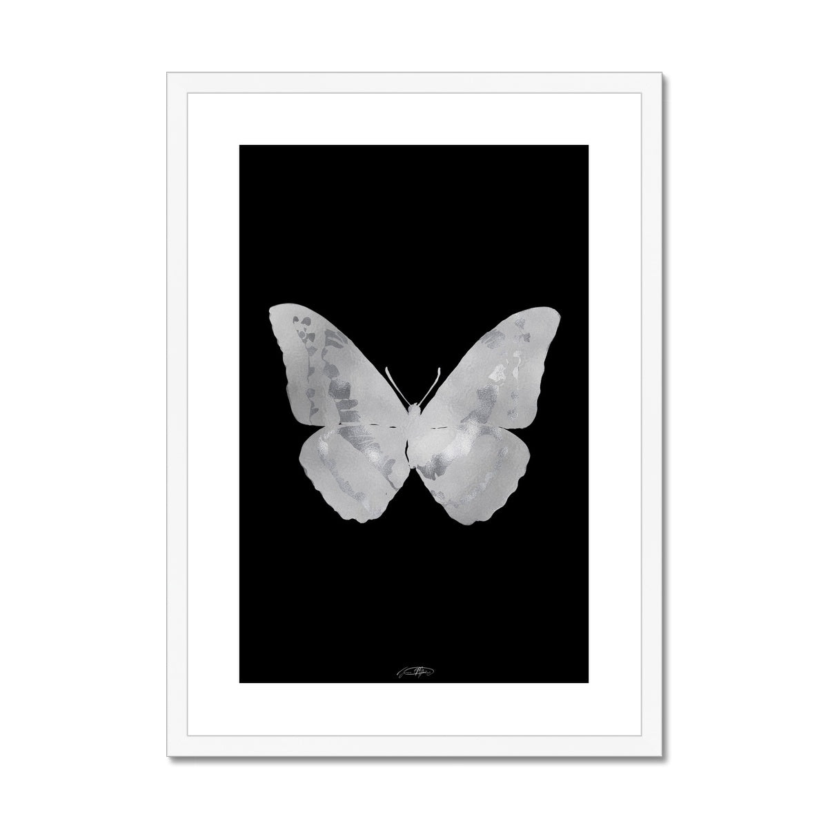 © les muses / Psyches is a collection of butterfly art prints featuring original illustrations of butterflies in an array with aura, gradient and glitter colors. The collection was inspired from the formal greek word psyche, thought to be the soul of the dead, and is comprised of over a hundred dreamy danish pastel butterfly posters, with silver and gold foil options. 