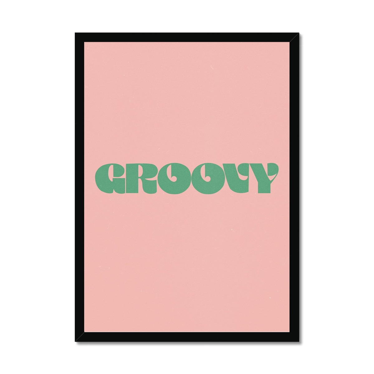 © les muses / Cool vintage typography art prints drawing from 90s grunge, girly Y2K and groovy 70s aesthetics. Retro style wall art and funky posters for trendy apartment or dorm decor with a killer aesthetic.