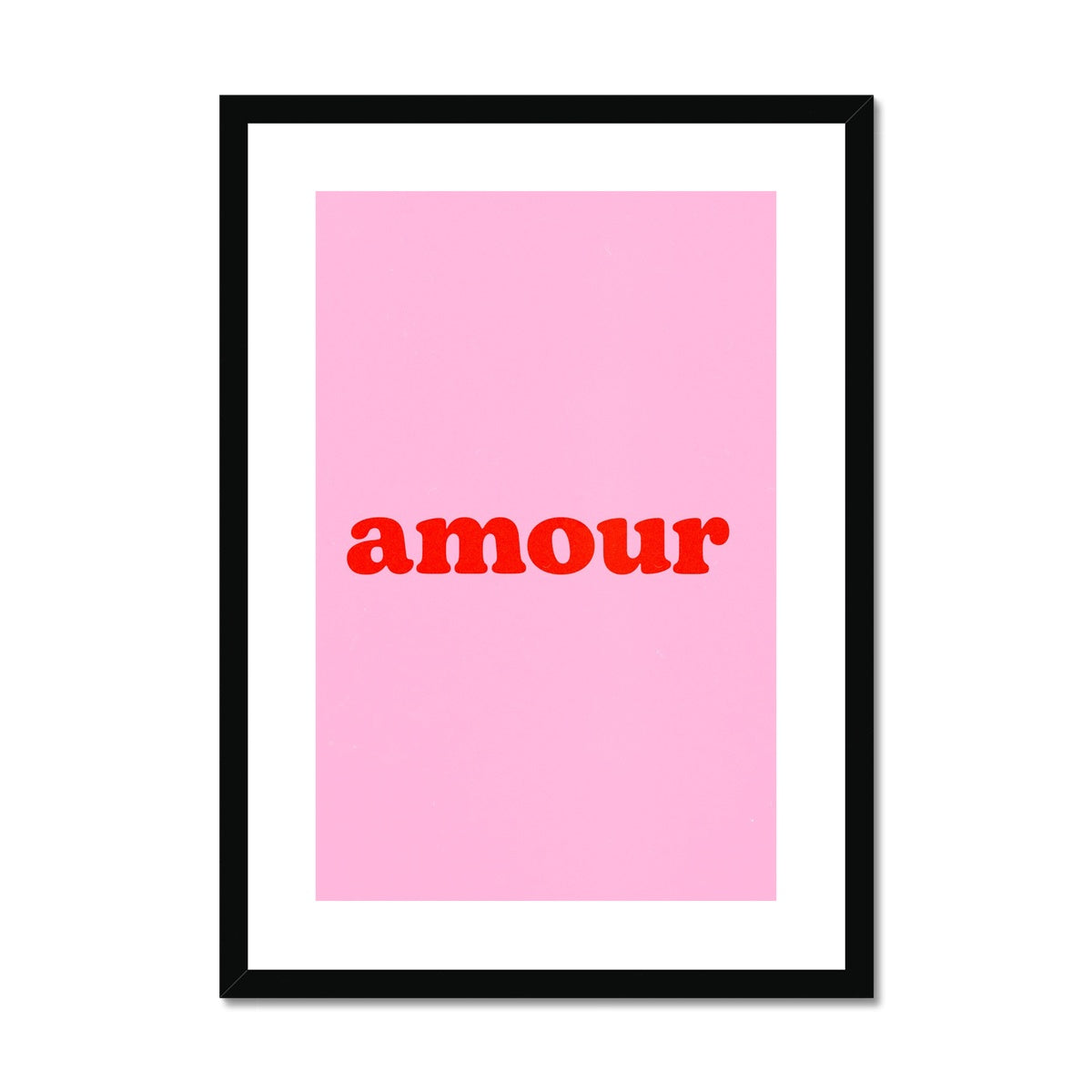 © les muses / Cool vintage typography art prints drawing from 90s grunge, girly Y2K and groovy 70s aesthetics. Retro style wall art and funky posters for trendy apartment or dorm decor with a killer aesthetic.