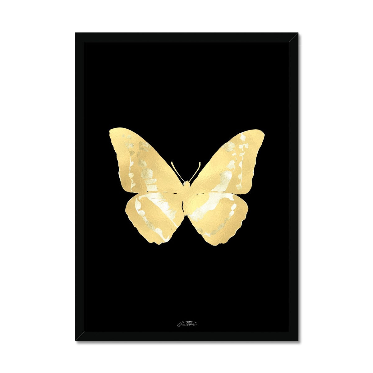 © les muses / Psyches is a collection of butterfly art prints featuring original illustrations of butterflies in an array with aura, gradient and glitter colors. The collection was inspired from the formal greek word psyche, thought to be the soul of the dead, and is comprised of over a hundred dreamy danish pastel butterfly posters, with silver and gold foil options. 