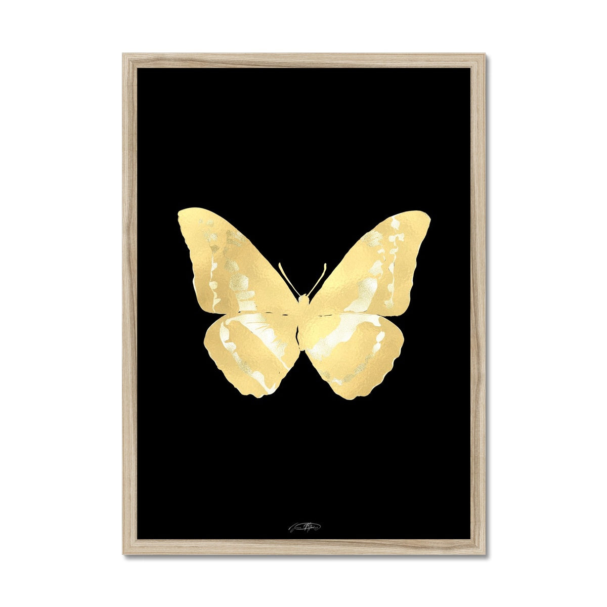 © les muses / Psyches is a collection of butterfly art prints featuring original illustrations of butterflies in an array with aura, gradient and glitter colors. The collection was inspired from the formal greek word psyche, thought to be the soul of the dead, and is comprised of over a hundred dreamy danish pastel butterfly posters, with silver and gold foil options. 